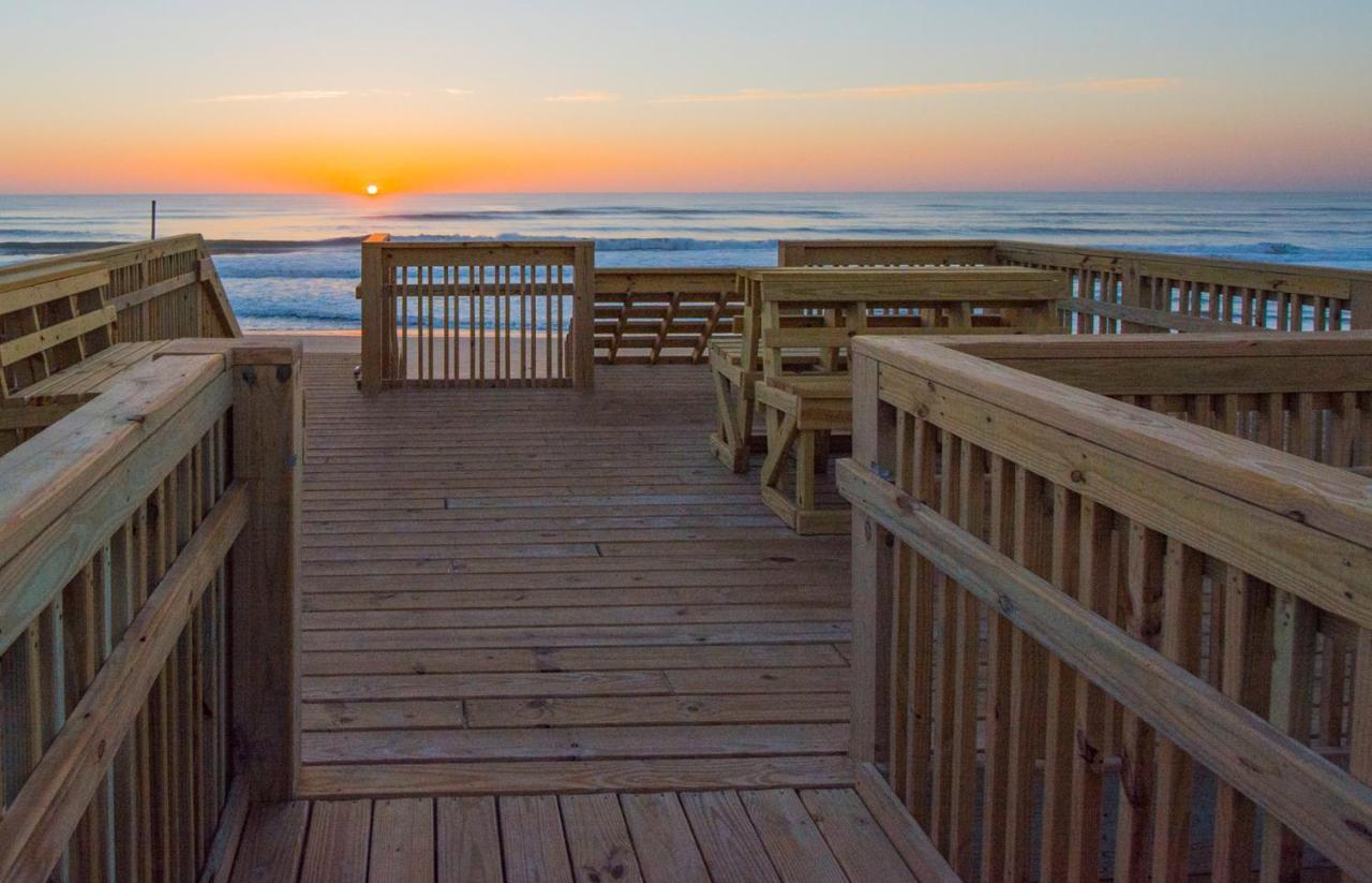 Holiday Inn Express Nags Head Oceanfront By Ihg Buitenkant foto